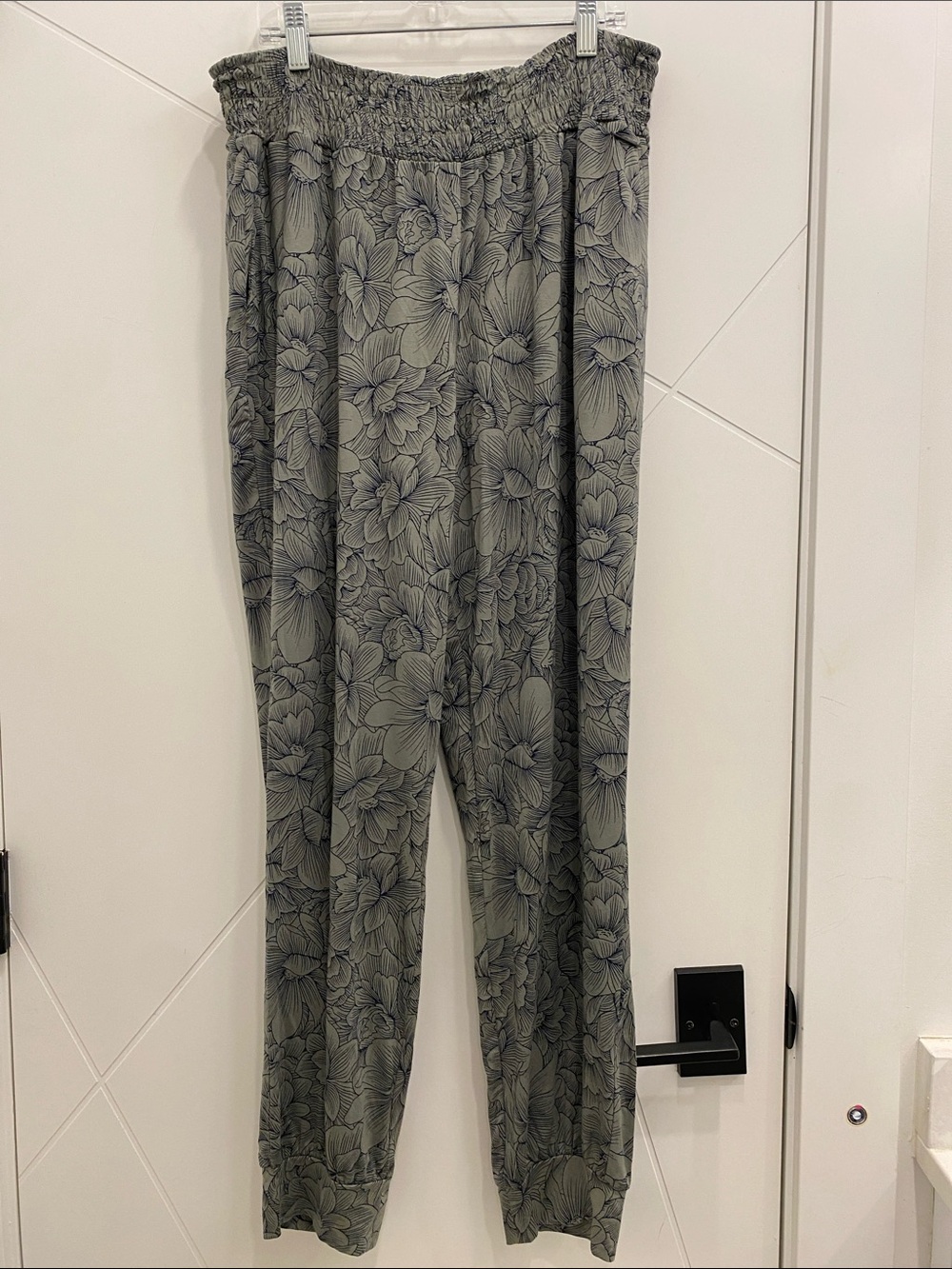 La Vie En Rose Green Floral Lounge Pants L NWT